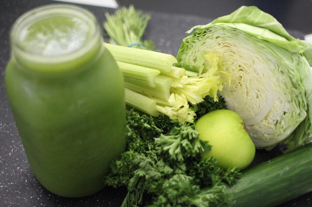 Descubra o Poder das Couves: Ricas em Ferro, Antioxidantes e Benefícios Incríveis para a Saúde em Vários Artigos smoothie