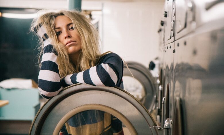 Cansaço Feminino: Porque o Corpo da Mulher Exige Mais Horas de Sono em Corpo Cansaço Feminino: Porque o Corpo da Mulher Exige Mais Horas de Sono