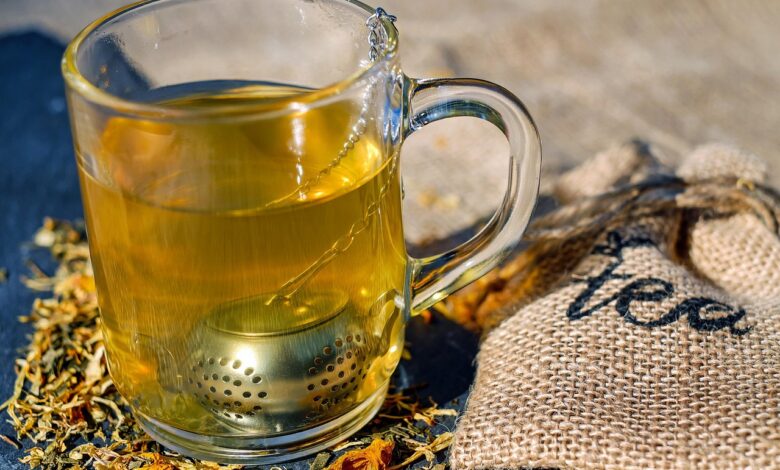 Lúcia-lima: A Planta Aromática e os Seus Incríveis Benefícios para a Saúde em Plantas & Vitaminas Lúcia-lima: A Planta Aromática e os Seus Incríveis Benefícios para a Saúde